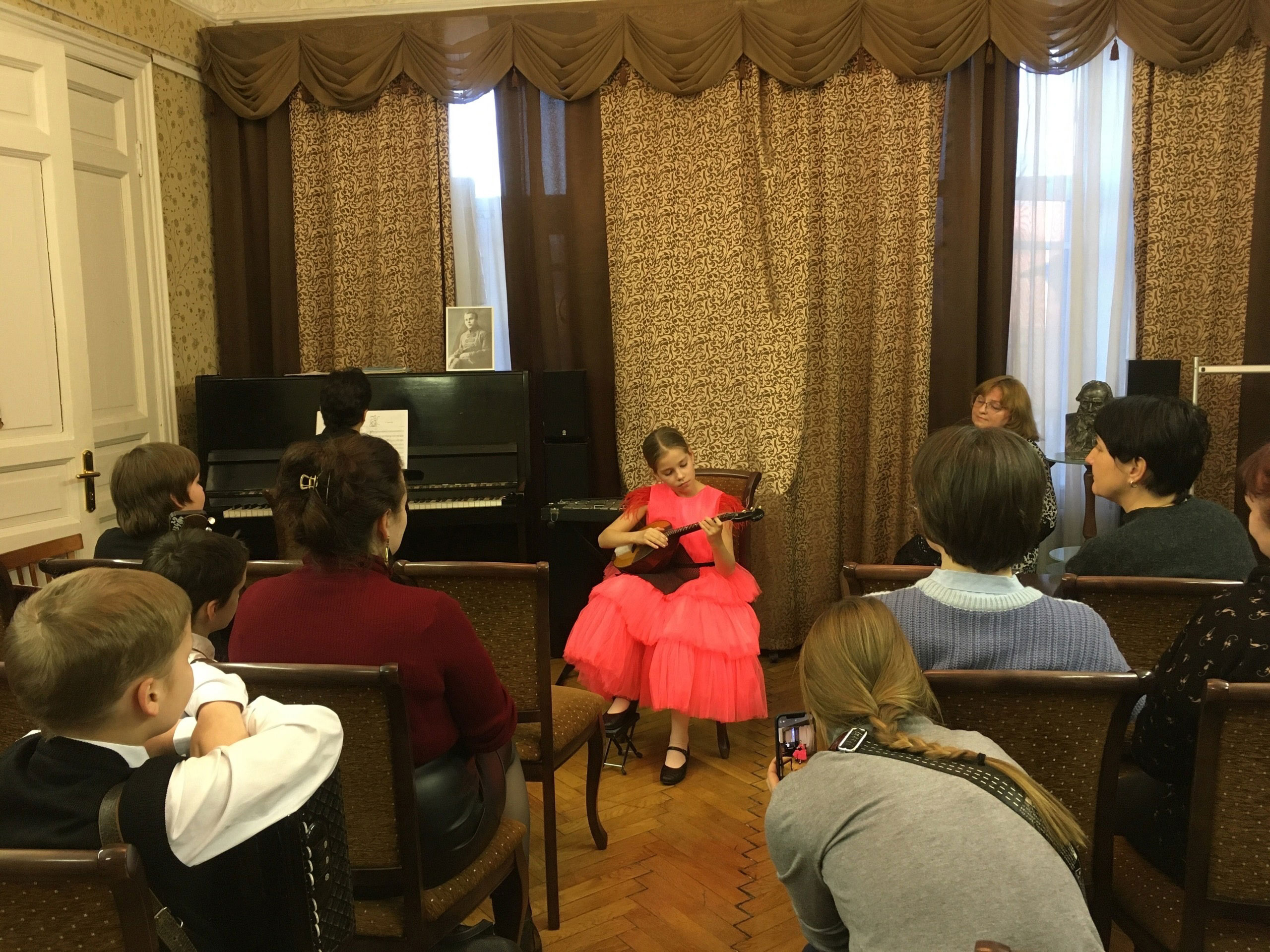 Музыкальным подарком для прекрасной половины человечества стал праздничный концерт «Мелодии весны»