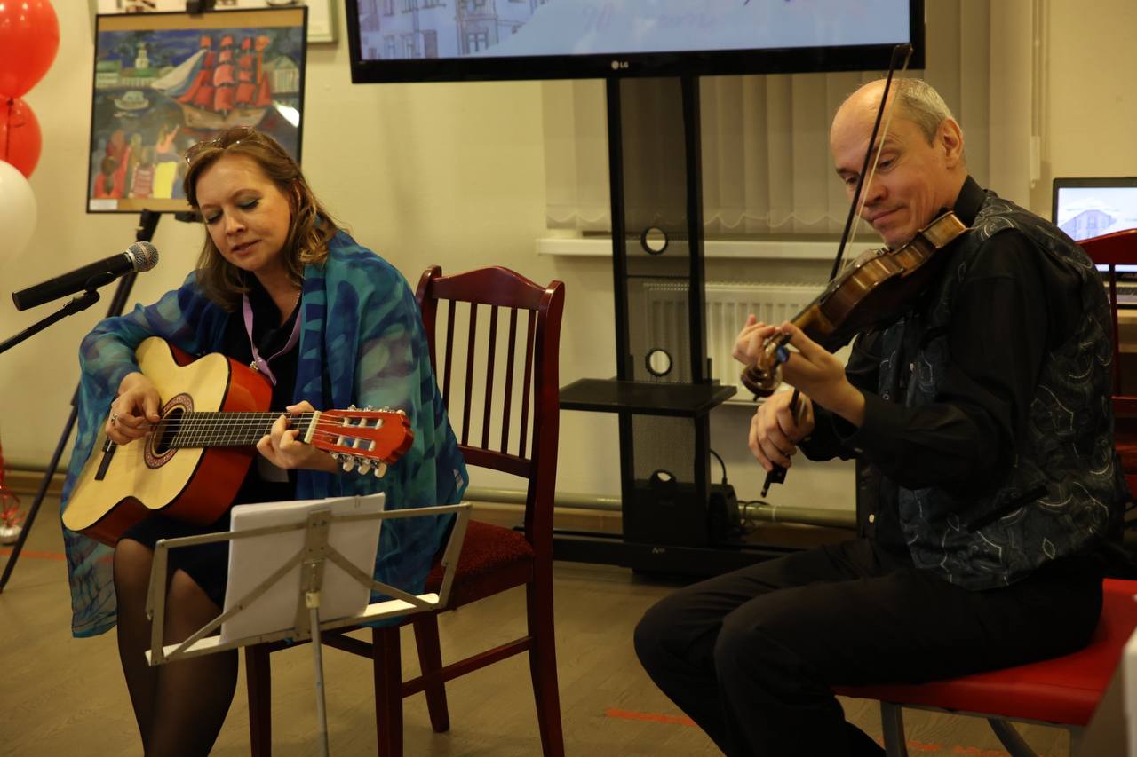 Праздничная программа «Юбилей в кругу друзей», посвященная 90-летию библиотеки Кировских островов