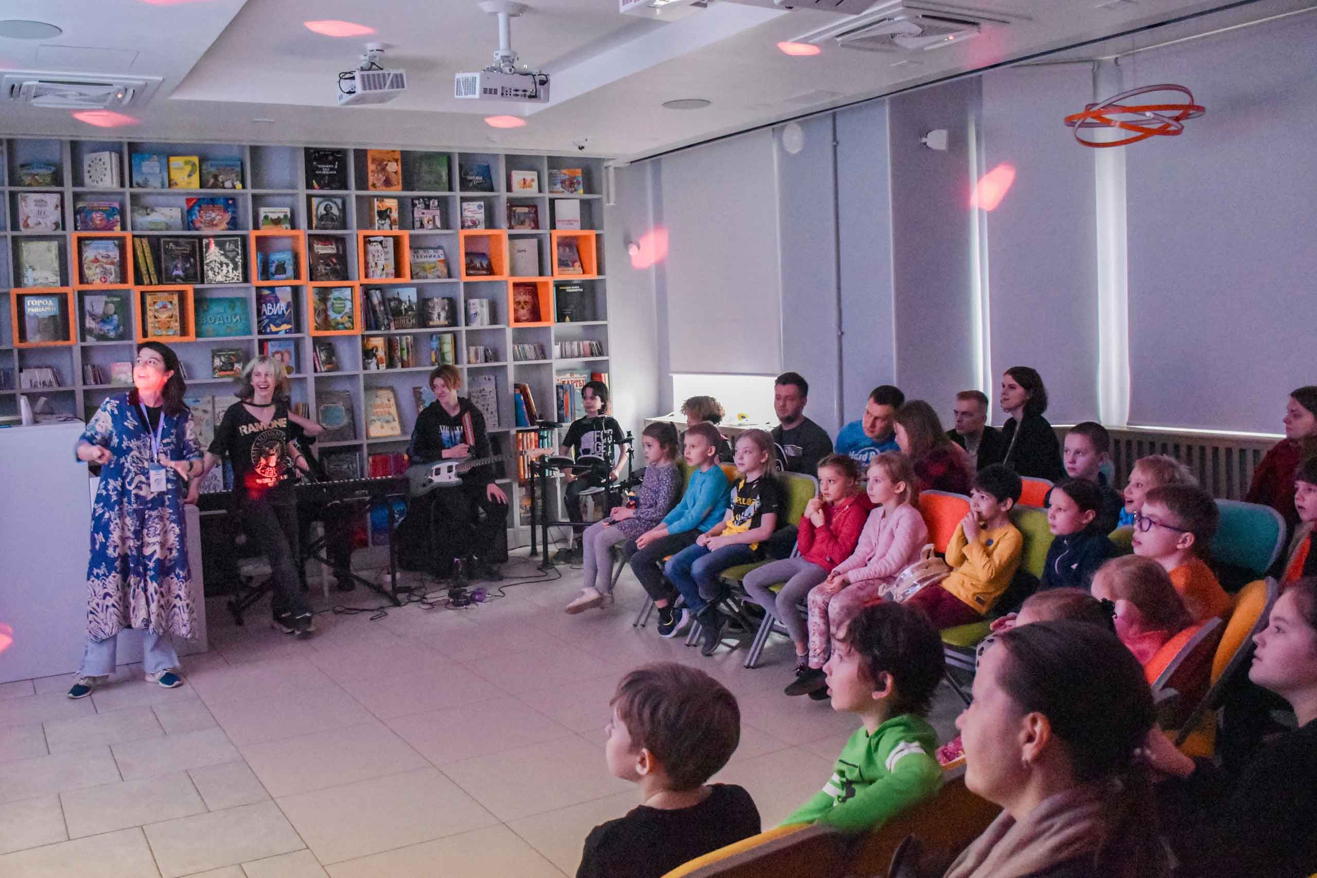 Читатели библиотеки стали участниками настоящего праздника музыки и свободы на интерактивной программе «Энциклопедия рока»