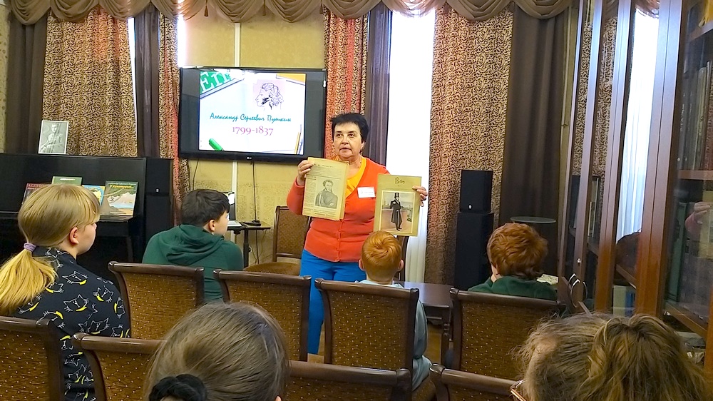 Имя писателя Аркадия Гайдара на карте Петроградского района