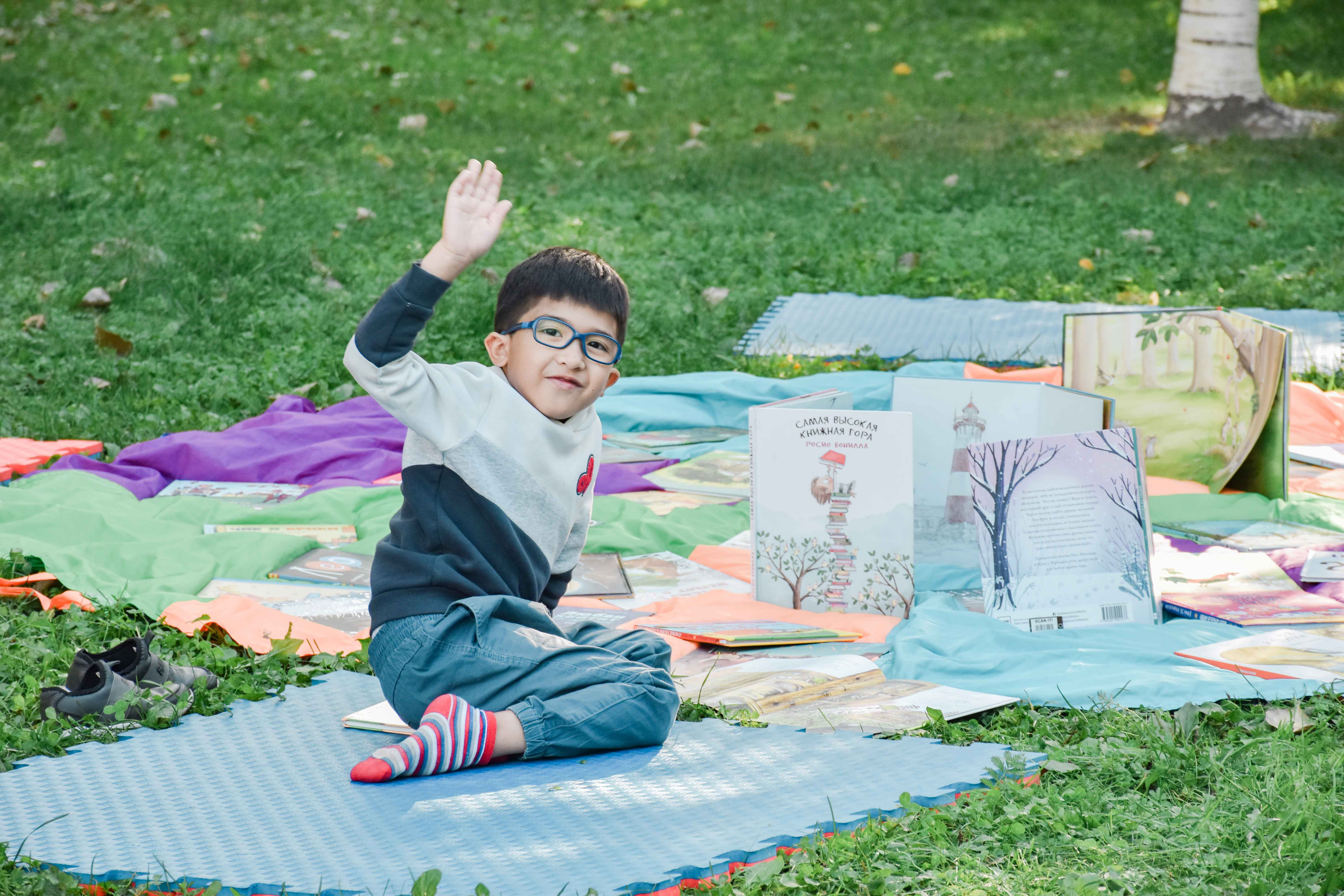 Семейный фестиваль грамотности в сквере Андрея Петрова