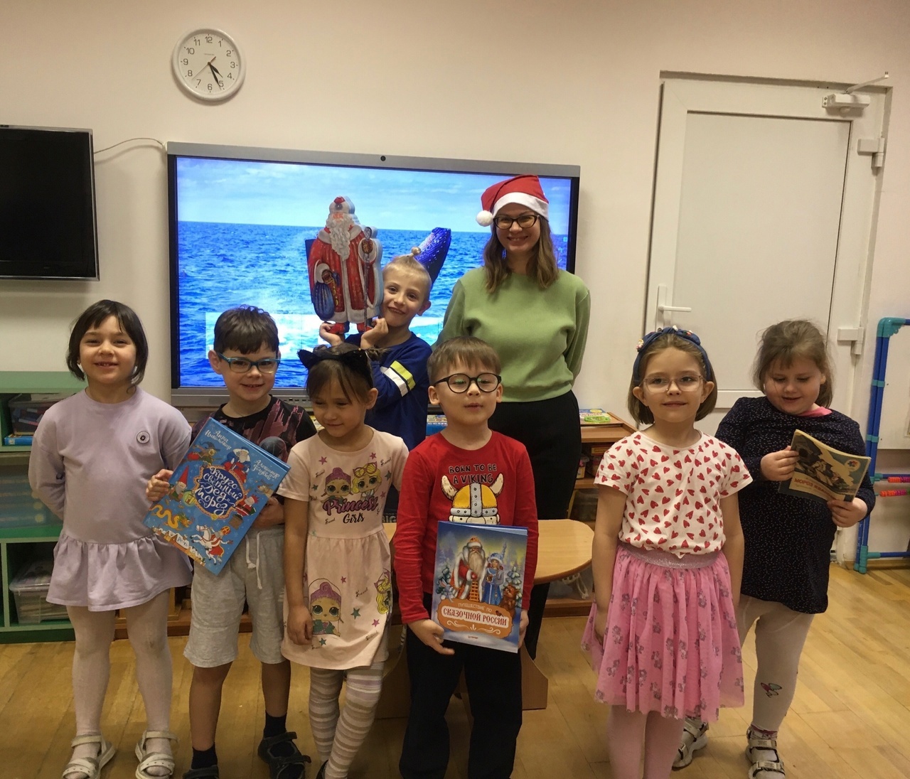 Библиотекари с детьми из детского сада разобрались в Дедах Морозах разных стран