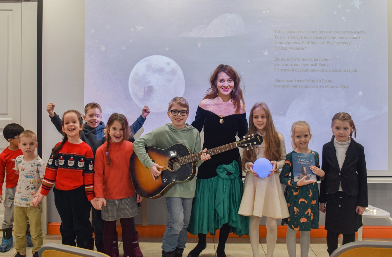 24 ноября в рамах проекта «Современные детские писатели России» в Библиотеке книжных героев состоялась творческая встреча с писательницей Натальей Песочинской