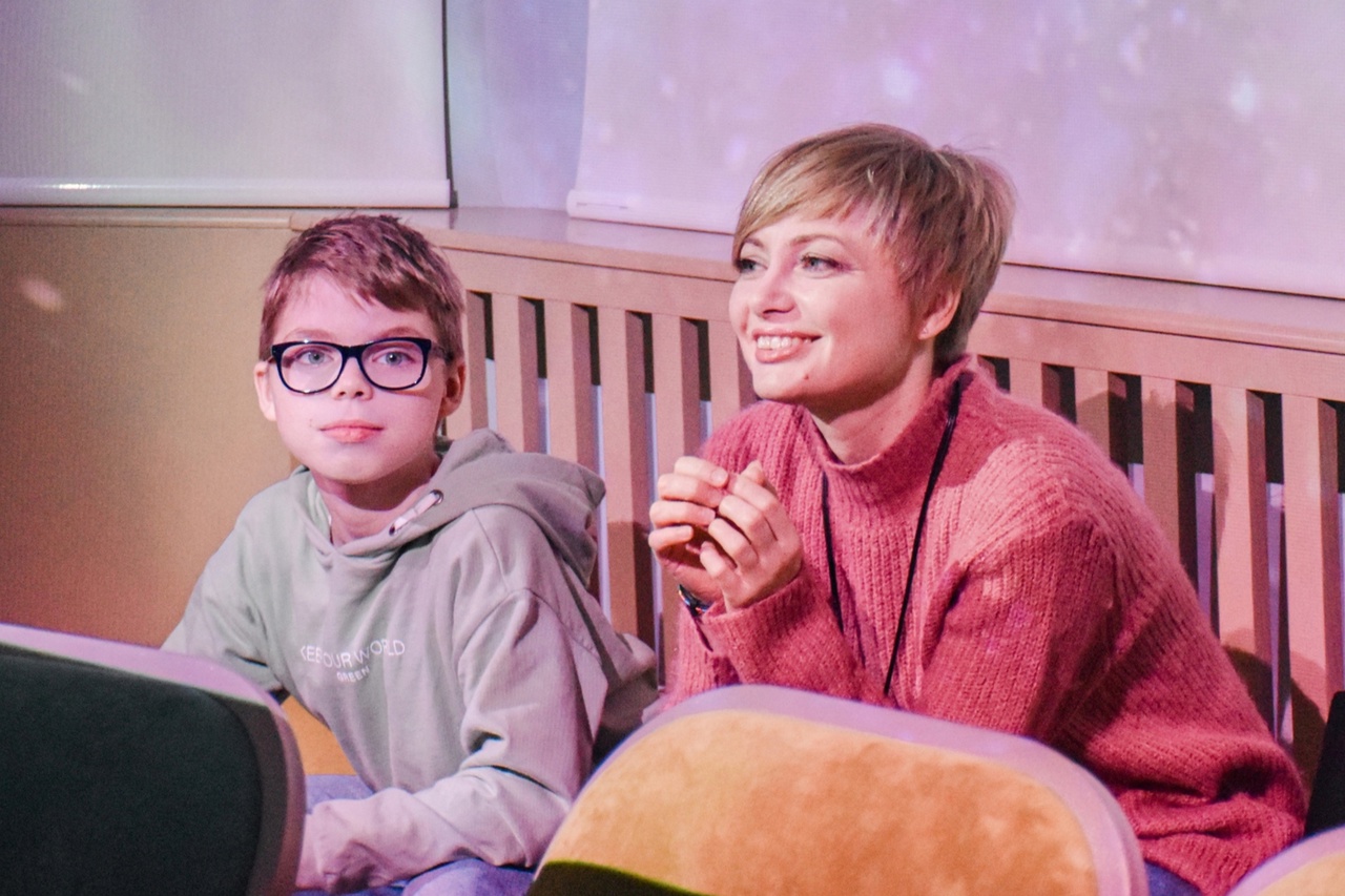 24 ноября в рамах проекта «Современные детские писатели России» в Библиотеке книжных героев состоялась творческая встреча с писательницей Натальей Песочинской