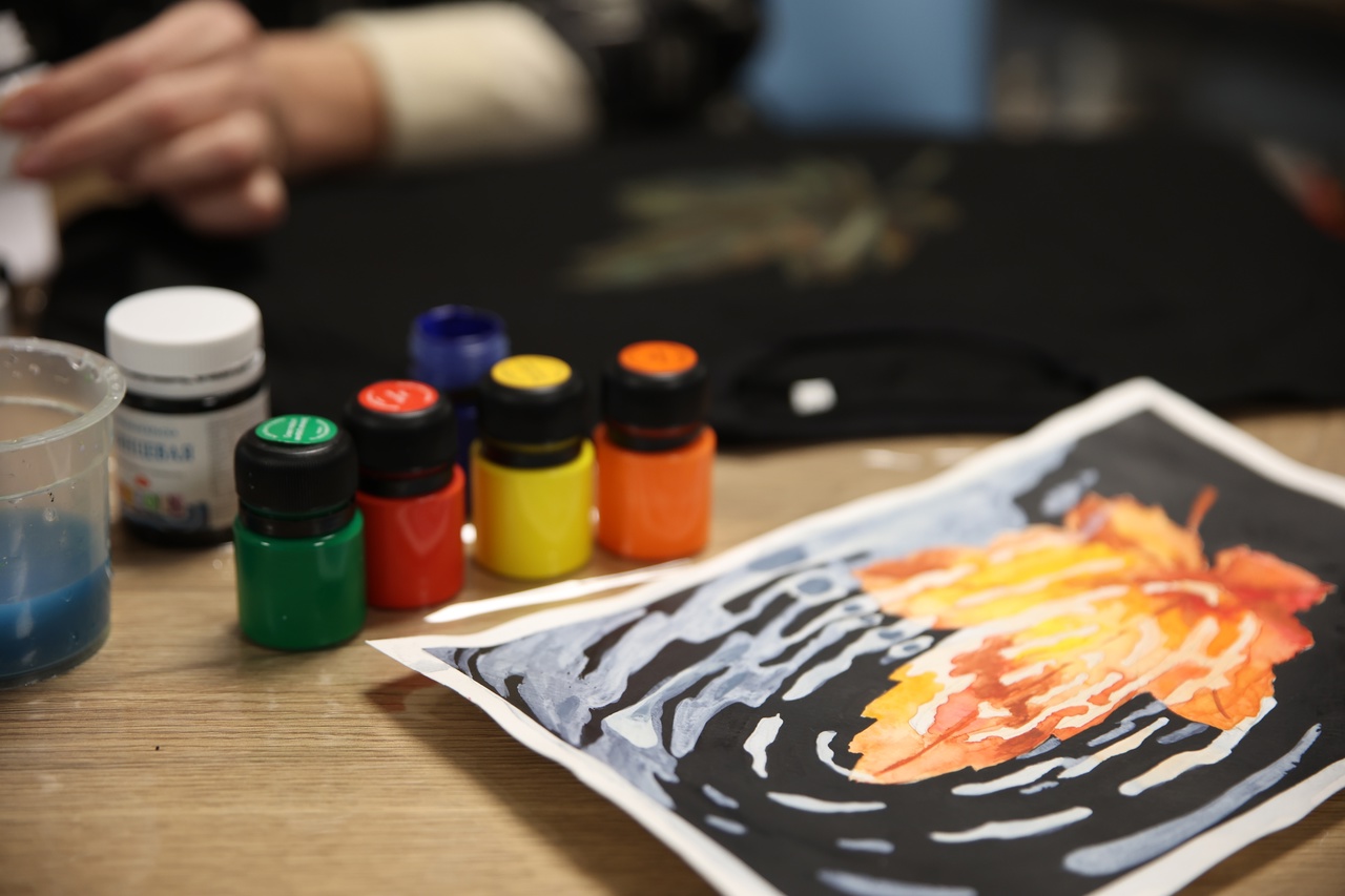 Мастер-класс по кастомизации футболок в Библиотеке на Карповке