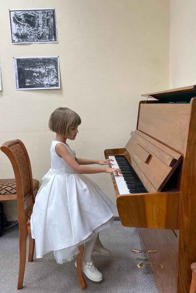 В Центральной районной детской библиотеке звучала праздничная музыка