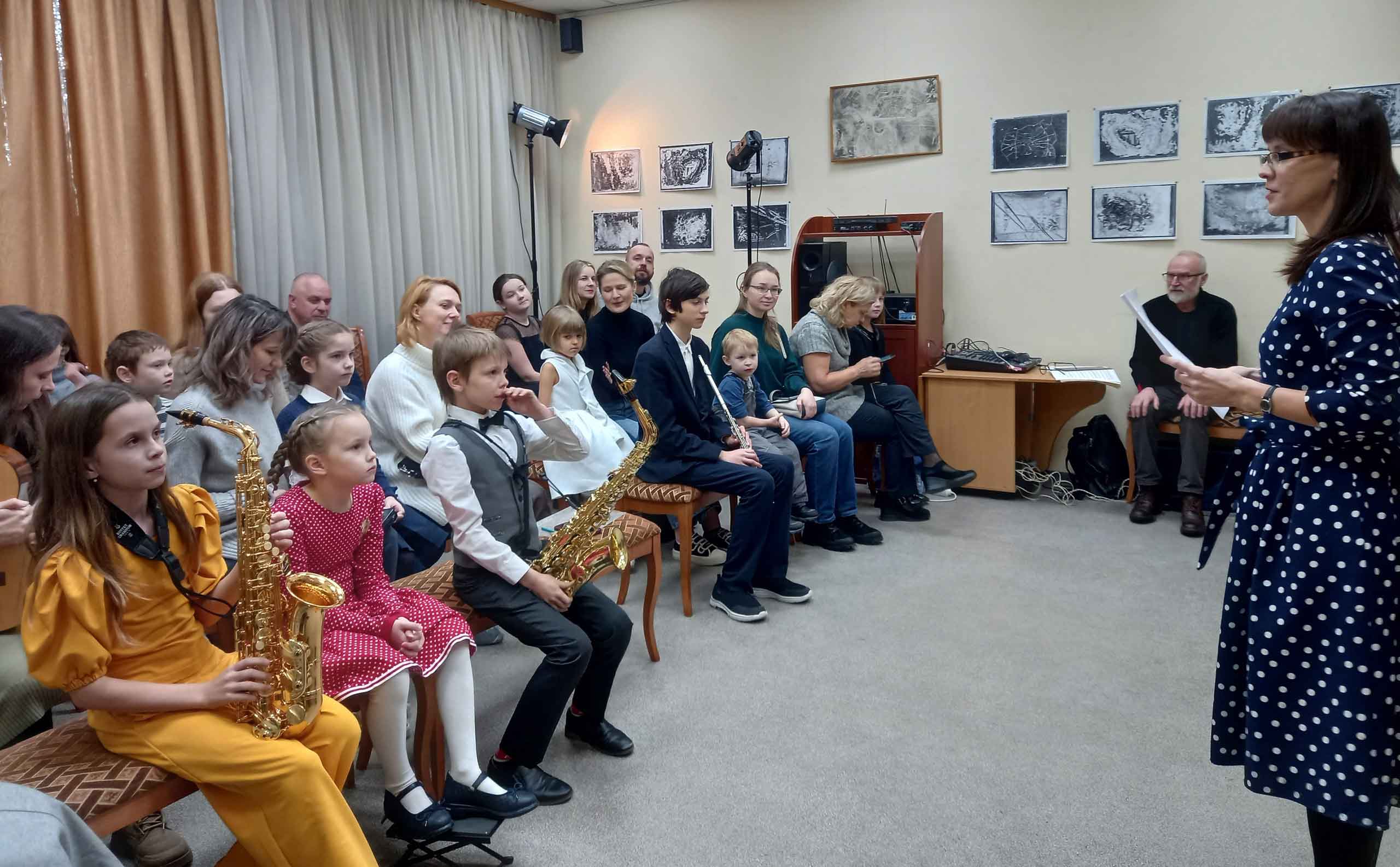 В Центральной районной детской библиотеке звучала праздничная музыка