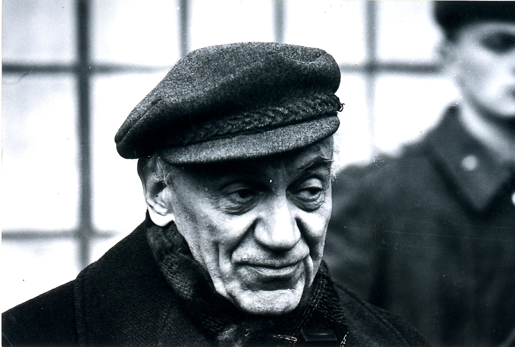 Материалы блокадного журналиста Матвея Фролова в библиотеке Кировских островов