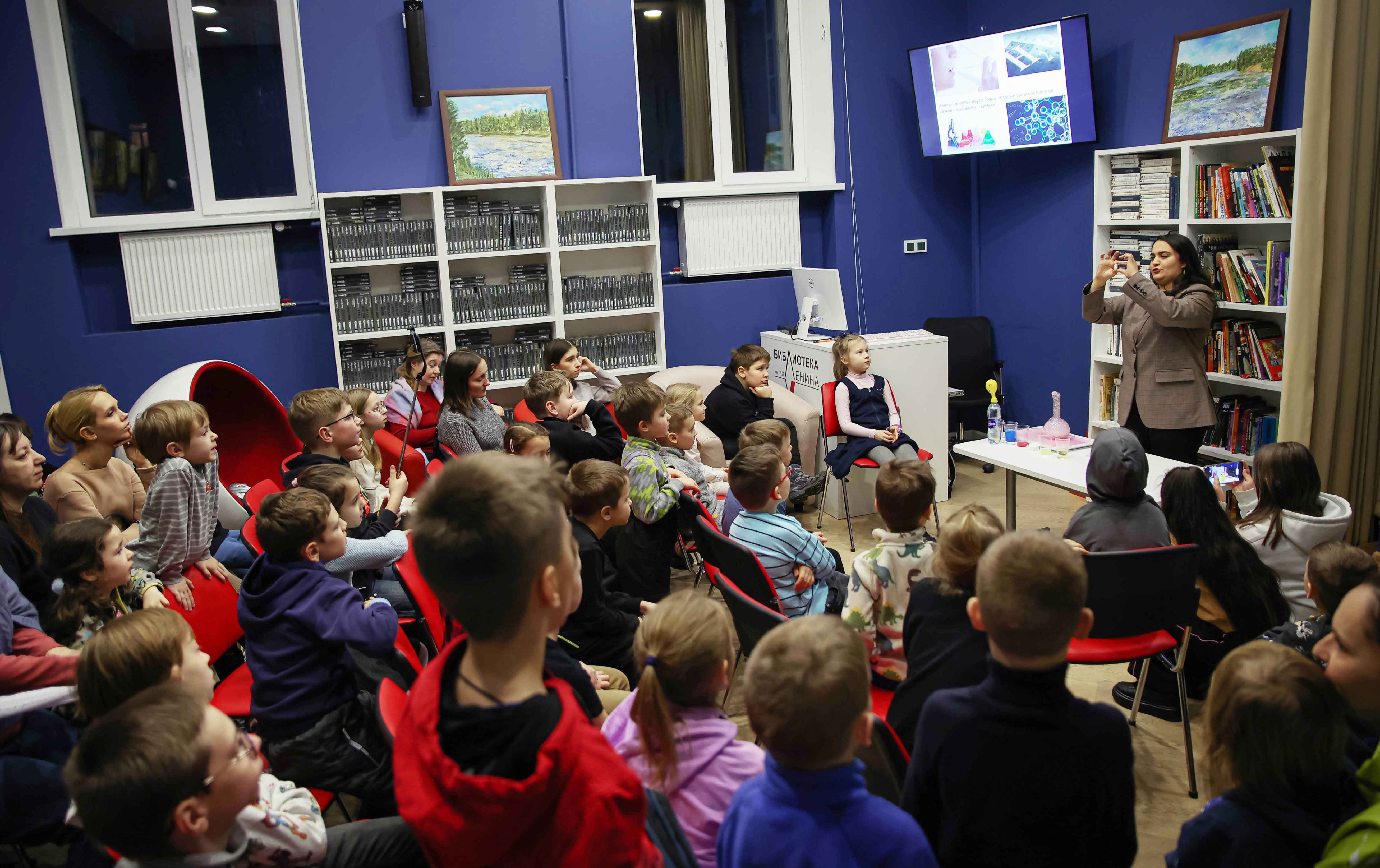 В библиотеке имени В.И. Ленина прошла научная лаборатория «Научно, но не скучно»