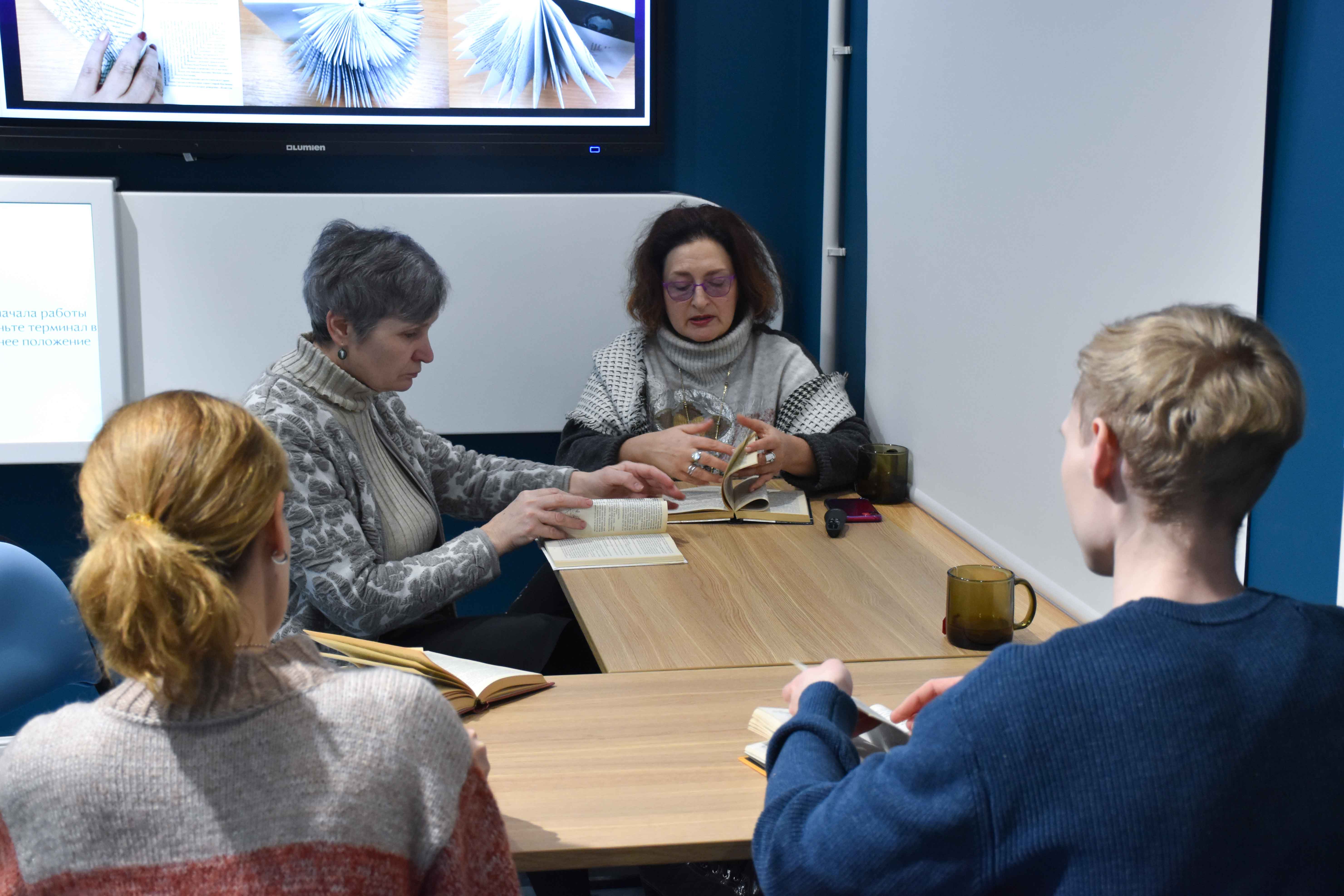 Выставка «Вдохновение Букарта» открылась в Библиотеке на Карповке