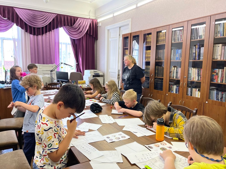 Мастерская комиксов продолжает работу в Юношеской библиотеке имени А. Гайдара