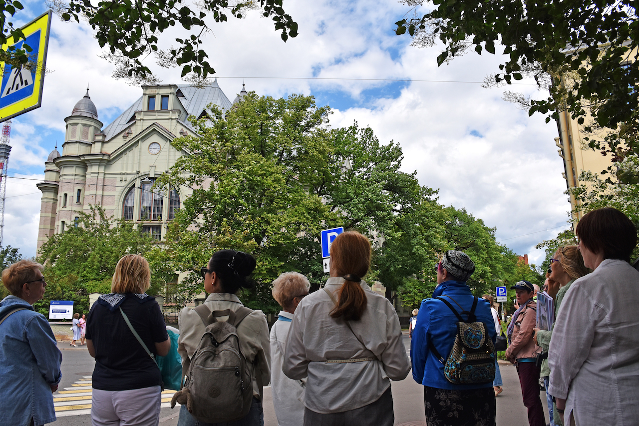 Пешеходная экскурсия «Опаленная войной Петроградка»