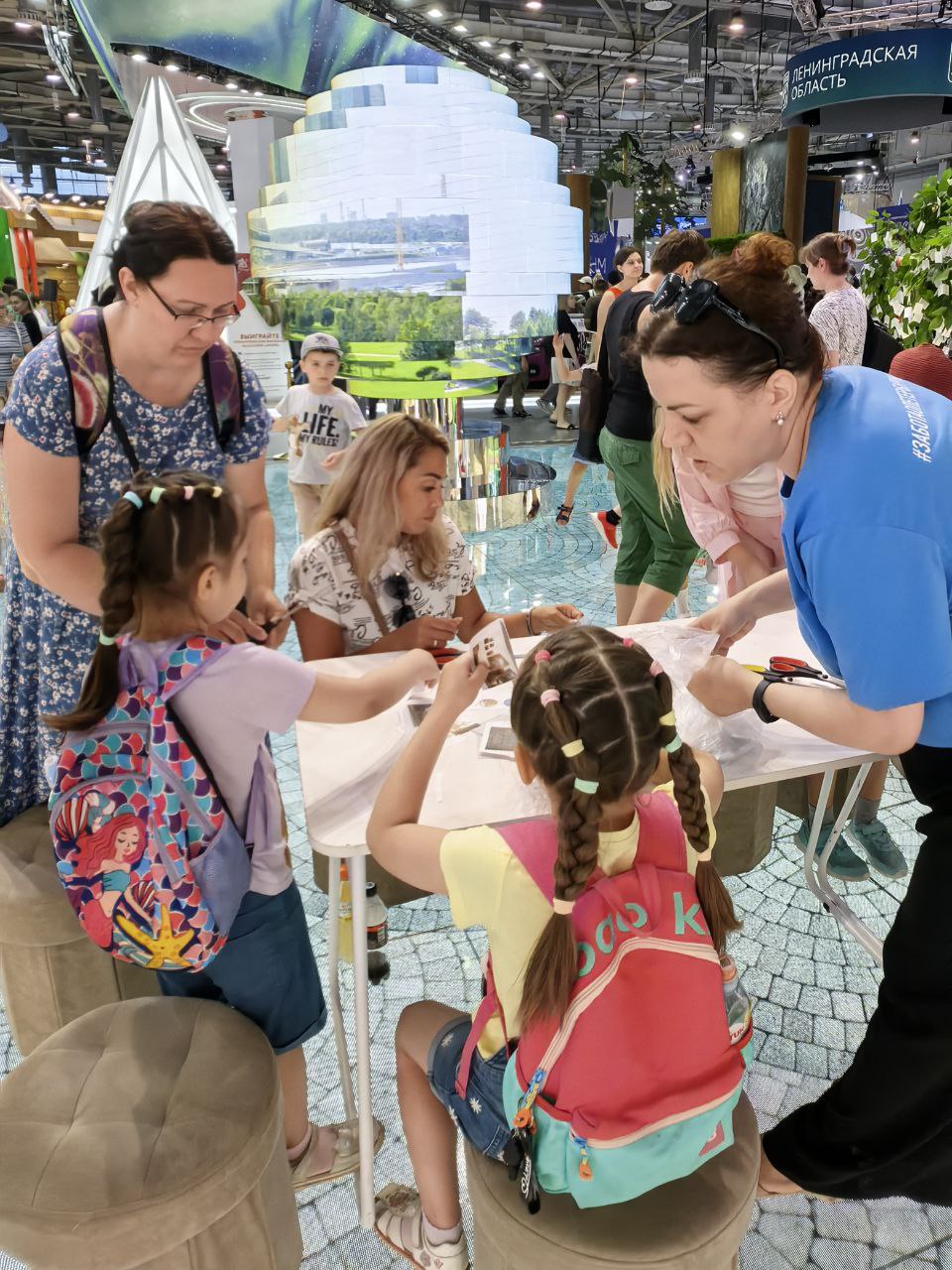 Команда библиотек Петроградского района на ВДНХ