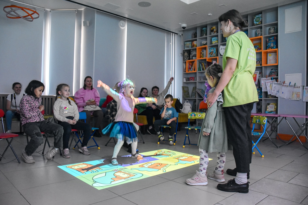 В Библиотеке книжных героев прошла интерактивная поэтическая программа