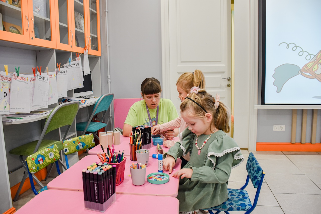 В Библиотеке книжных героев прошла интерактивная поэтическая программа