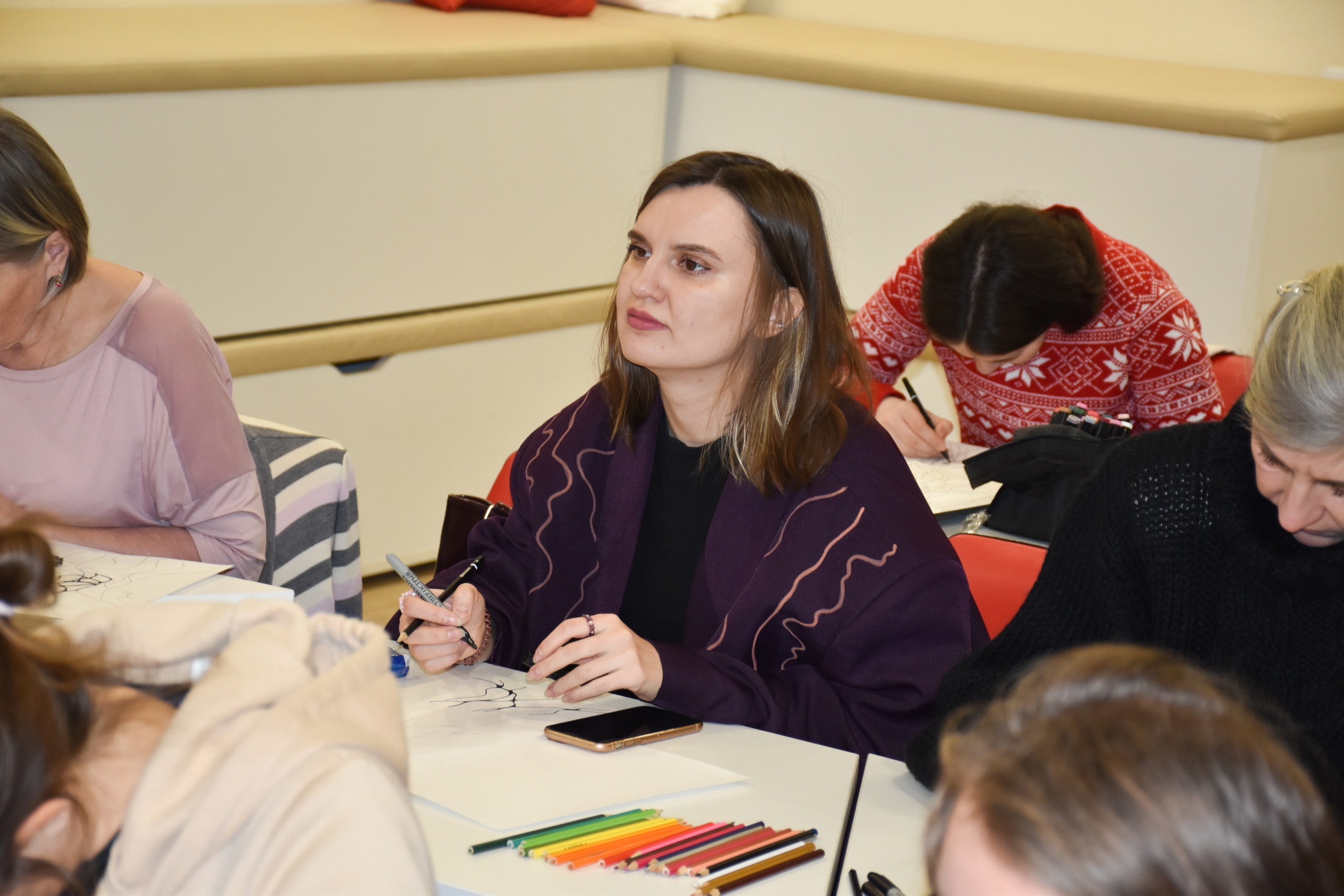 В библиотеке имени В.И. Ленина прошел мастер-класс по рисованию «Нейродрево»