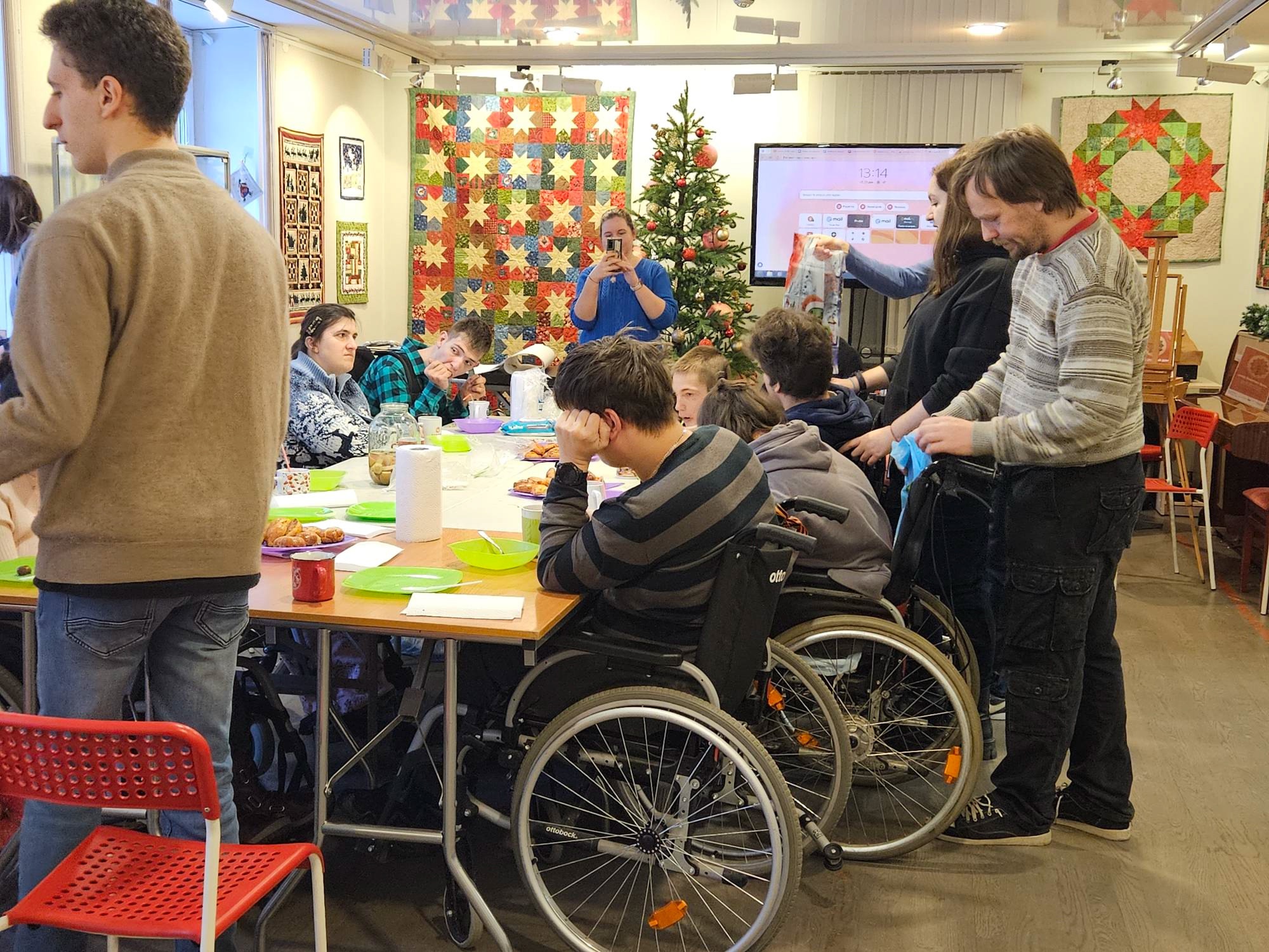 В библиотеке Кировских островов подведены итоги благотворительного аукциона