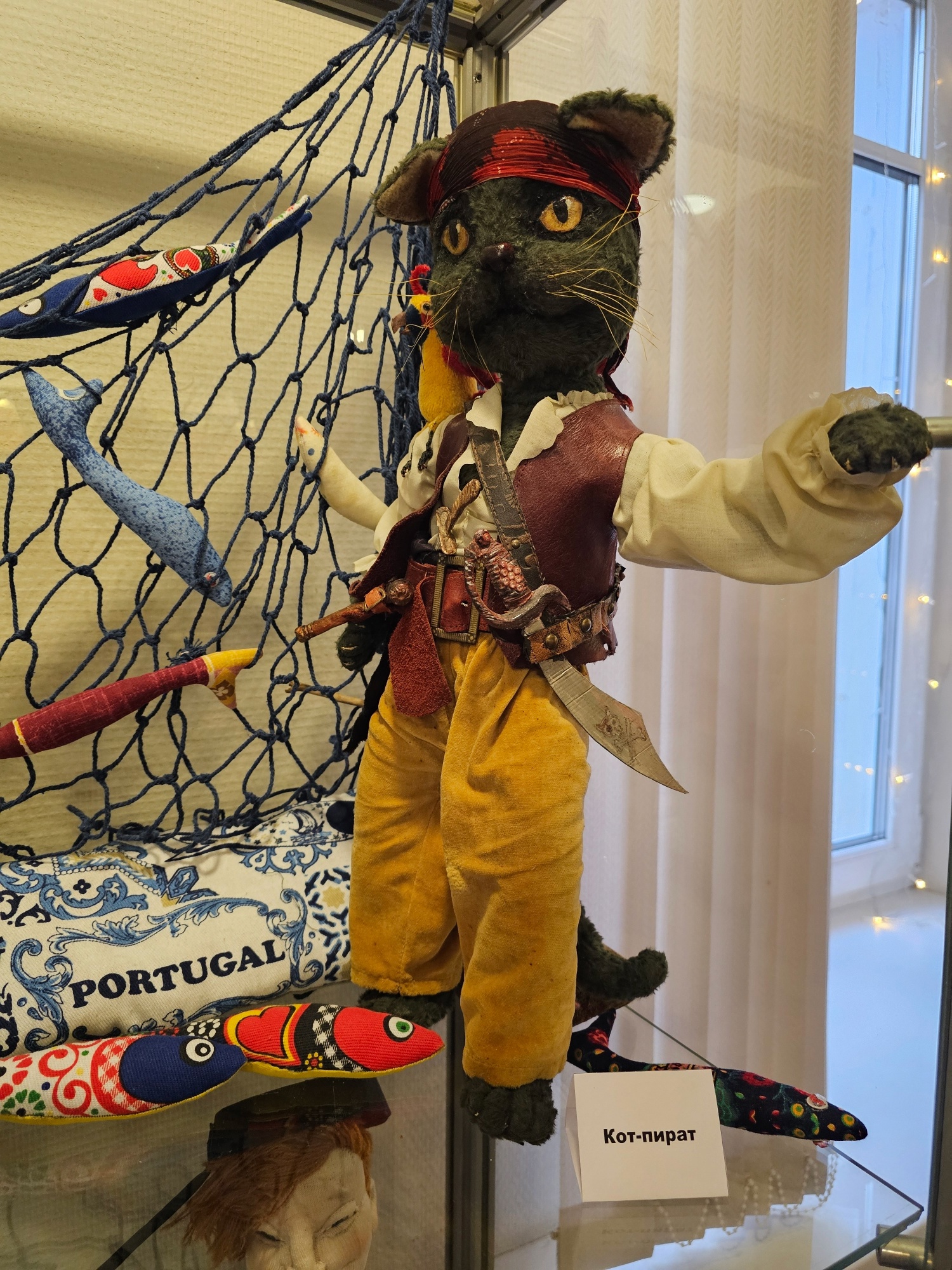 Выставка текстильных кукол в библиотеке Кировских островов