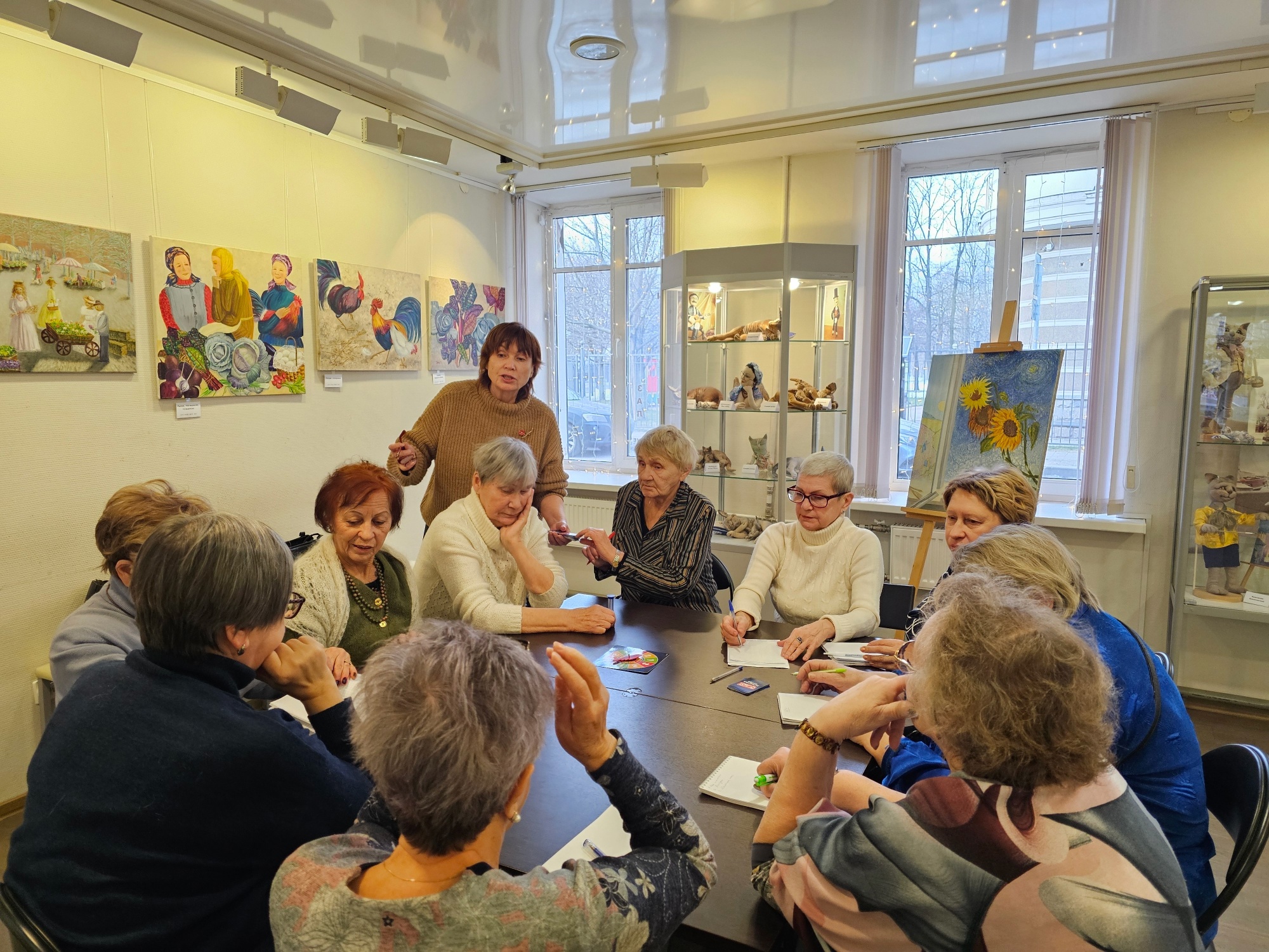 В библиотеке Кировских островов прошла игротека для пожилых