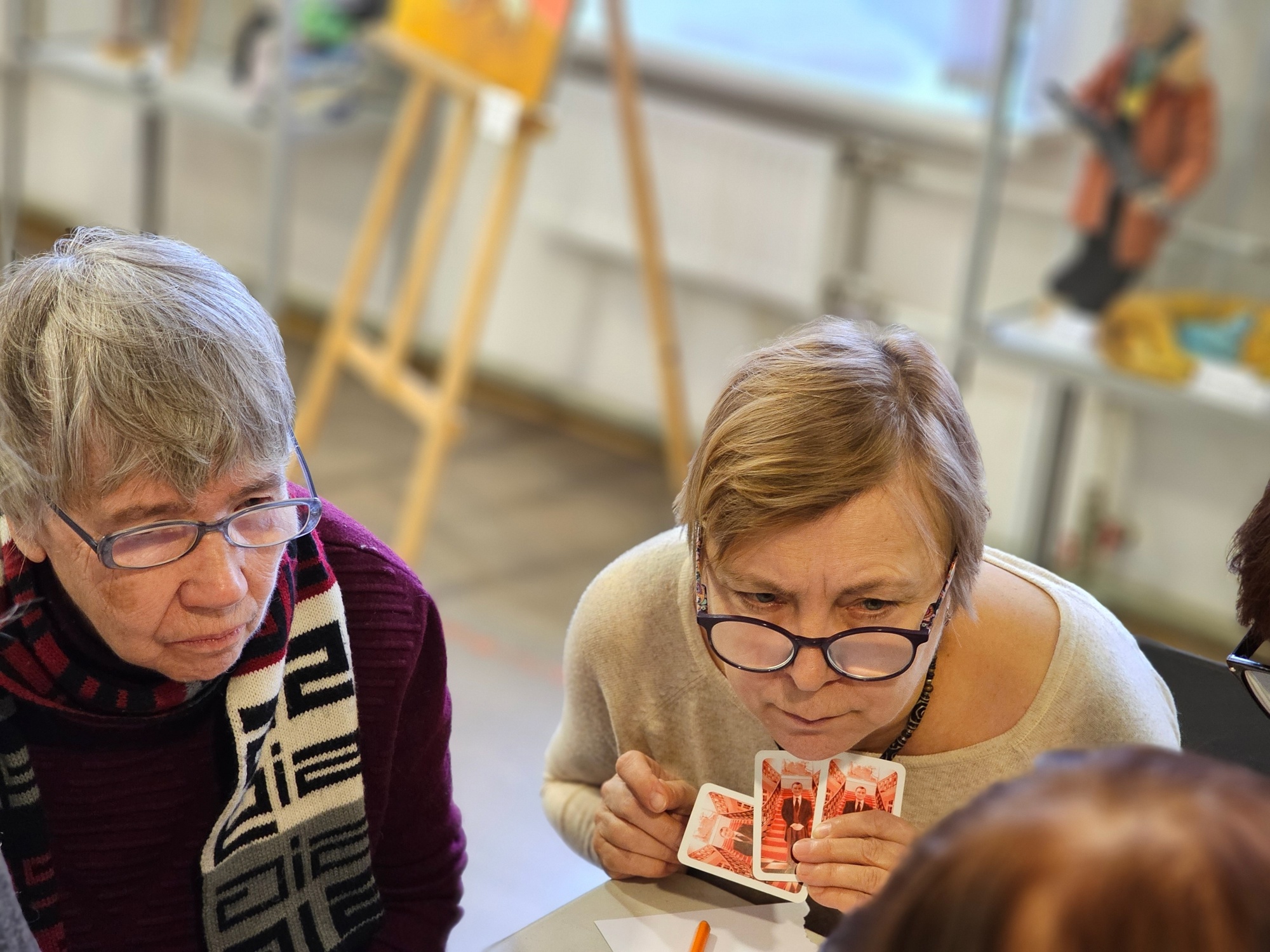 В библиотеке Кировских островов прошла игротека для пожилых