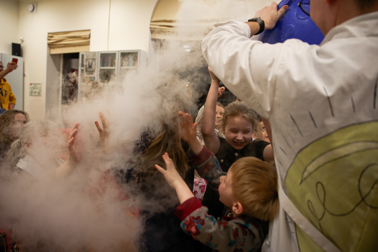 В библиотеке имени В. И. Ленина прошла научная лаборатория «Научно, но не скучно»