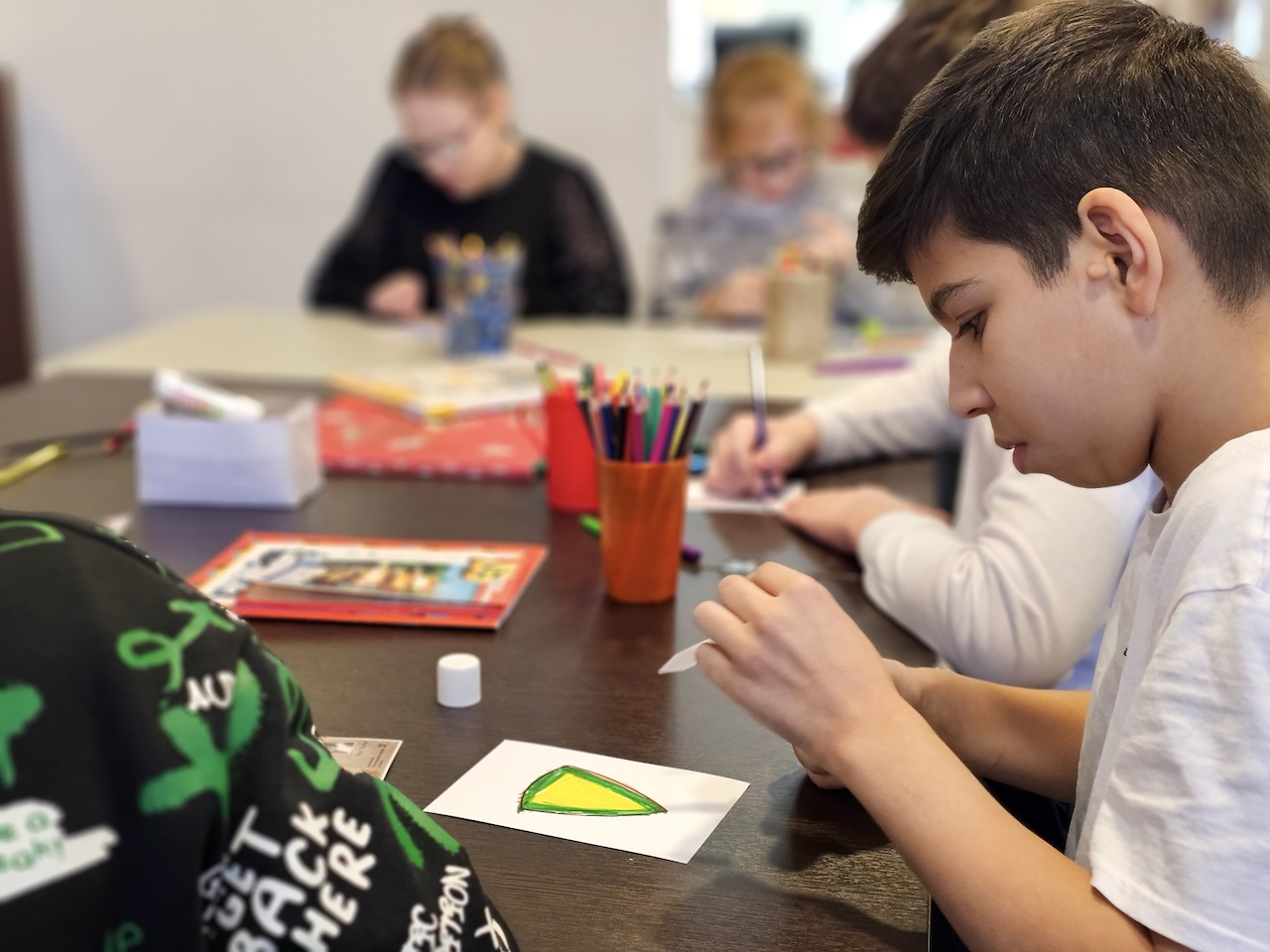 В библиотеке Кировских островов рассказали о щитах витязей