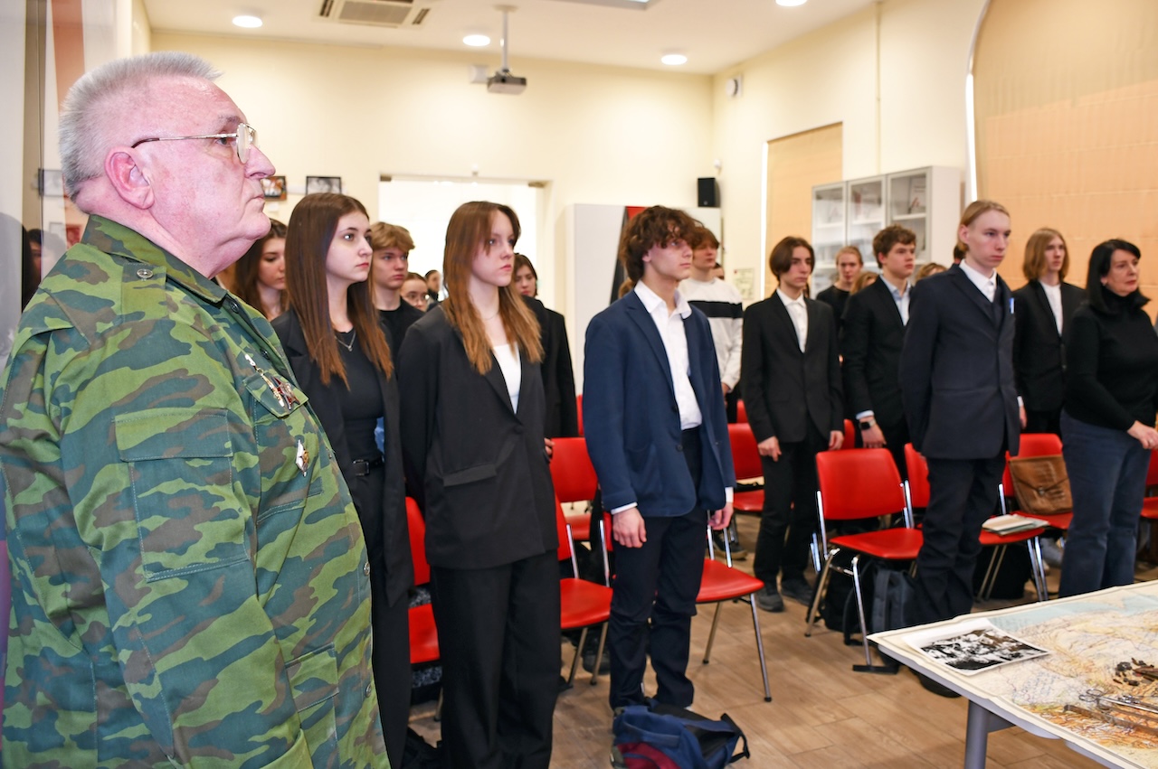 Школьники встретились с военным медиком, принимавшим участие в Афганской войне