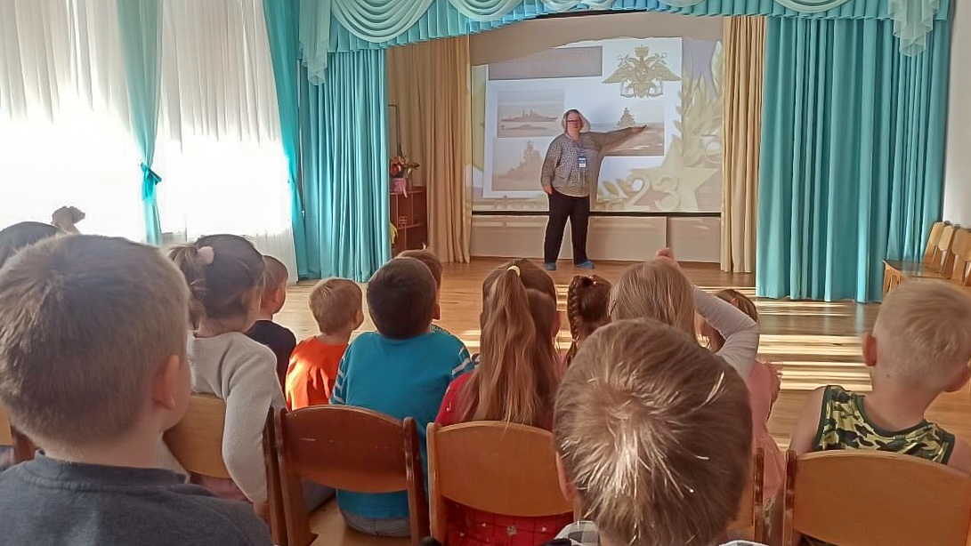 Библиотекари познакомили дошкольников с историей возникновения Дня защитника Отечества