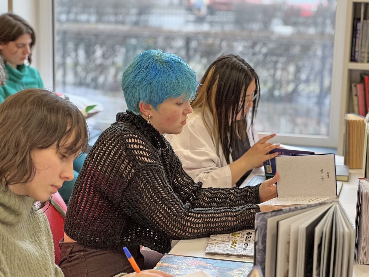 Первокурсникам рассказали о книжном мире Петербурга