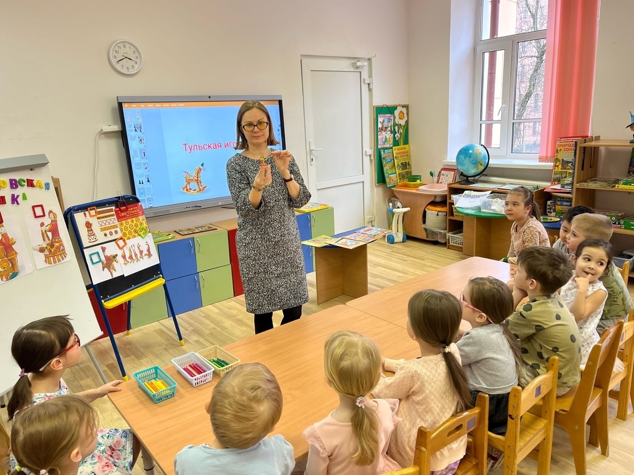 Библиотекарь рассказала детям о филимоновской игрушке