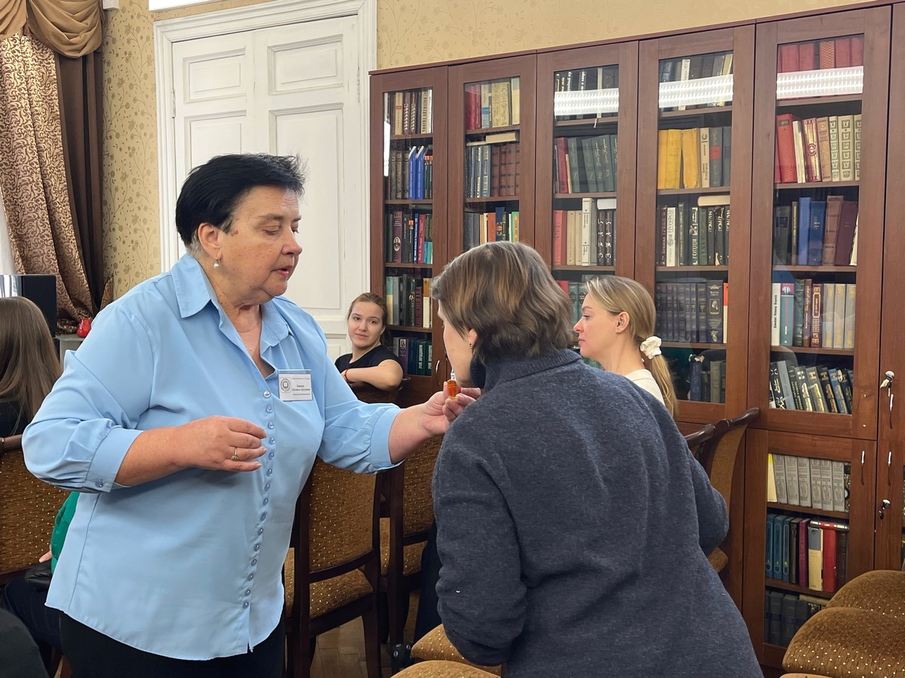 В библиотеке рассказали об истории духов