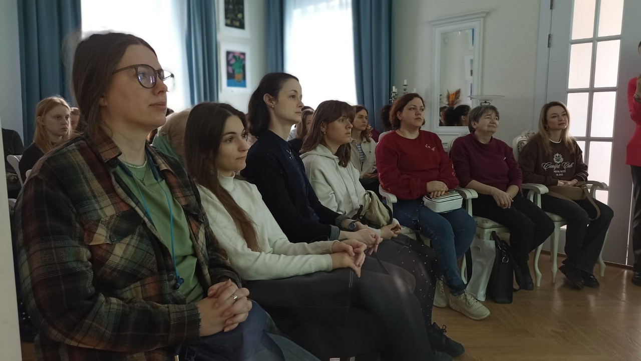 Сотрудники Библиотек Петроградской стороны посетили библиотеку