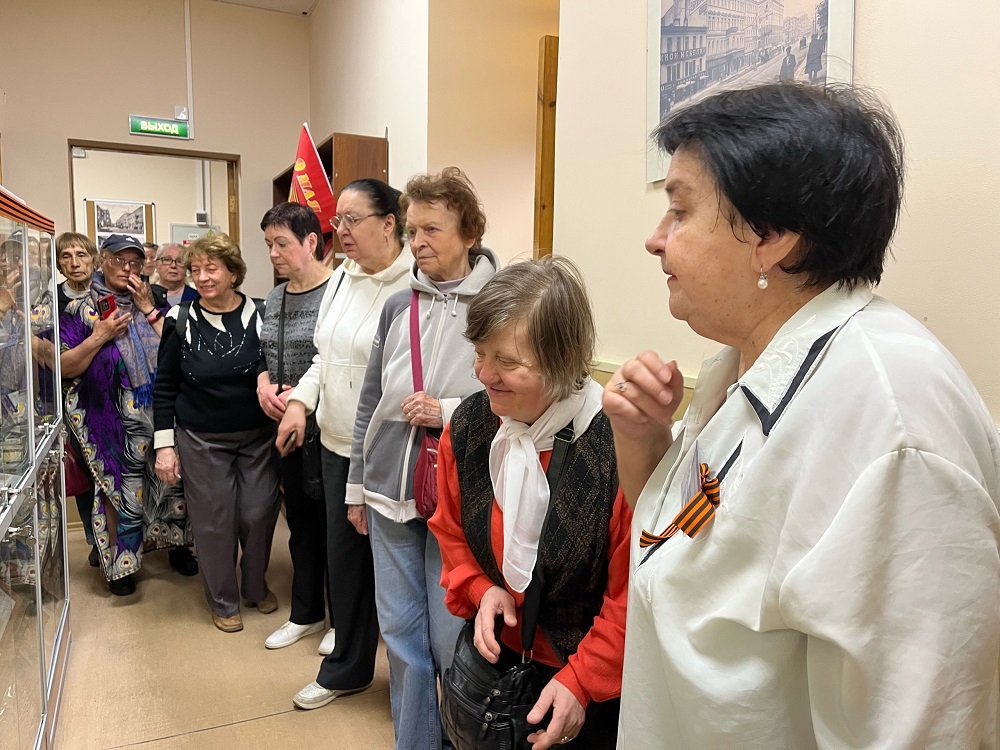 Горожане «серебряного возраста» узнали о работе библиотеки в блокадный период