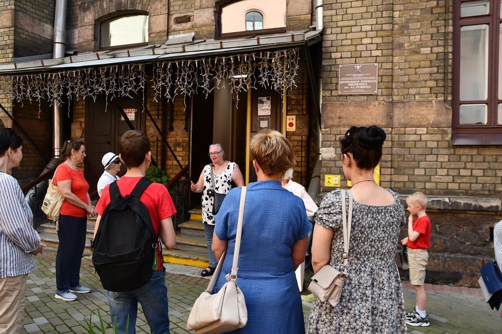 Экскурсия по памятным местам