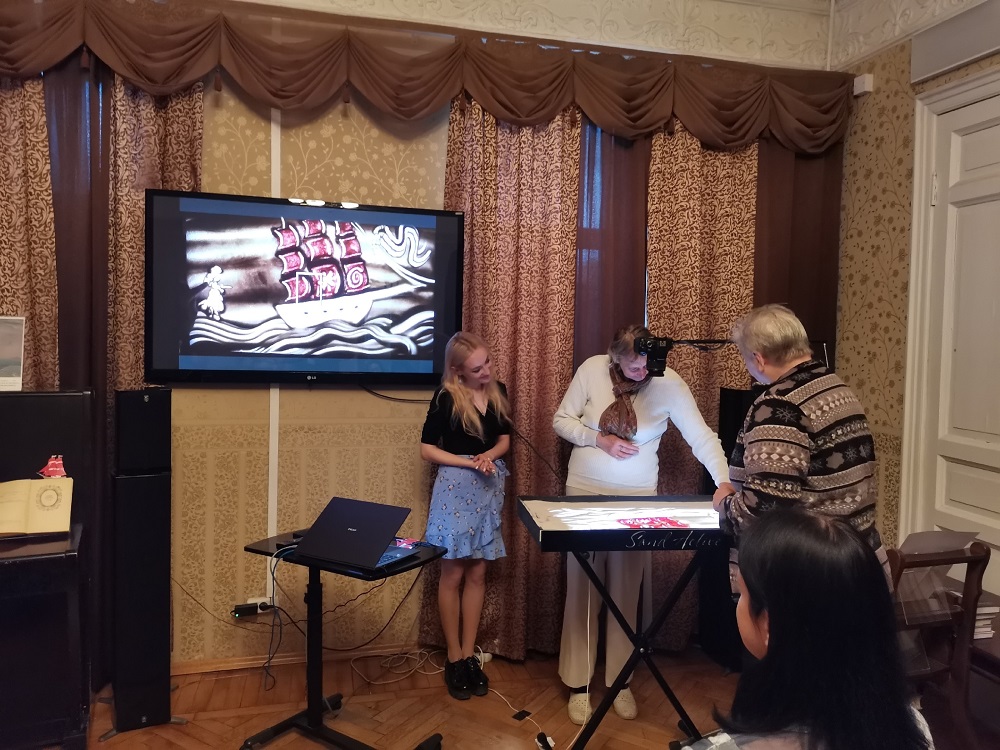 Мастер-класс по рисованию на песке