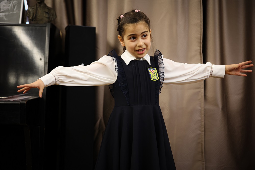 Районный тур XI городского конкурса чтецов «Разукрасим мир стихами»