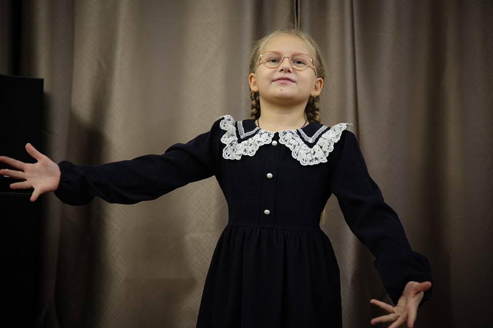 Районный тур XI городского конкурса чтецов «Разукрасим мир стихами»