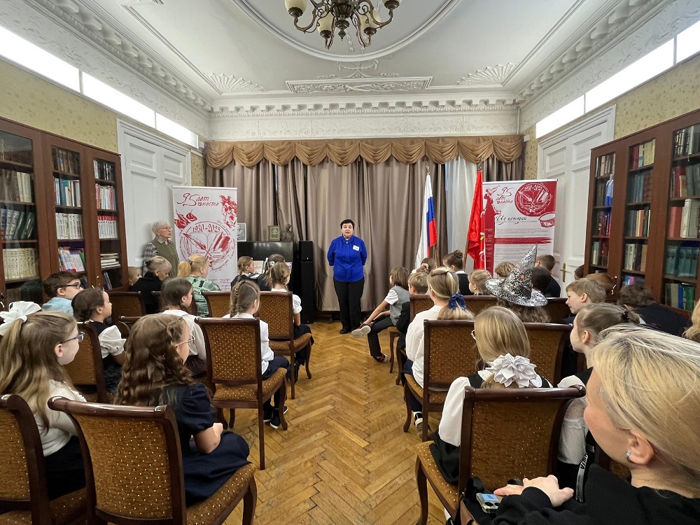 Районный тур XI городского конкурса чтецов «Разукрасим мир стихами»