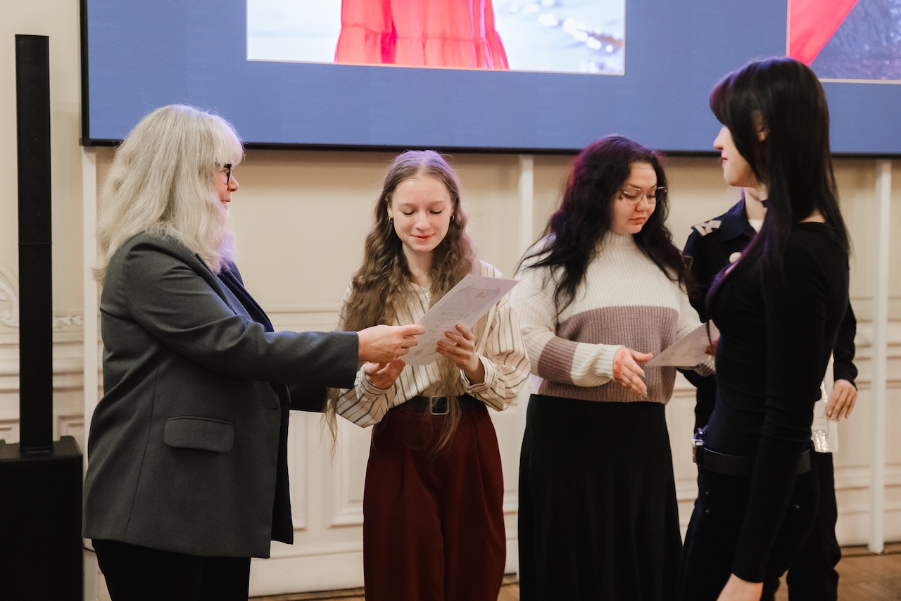 Победоносный триумф библиотечных экспертов Петроградской стороны