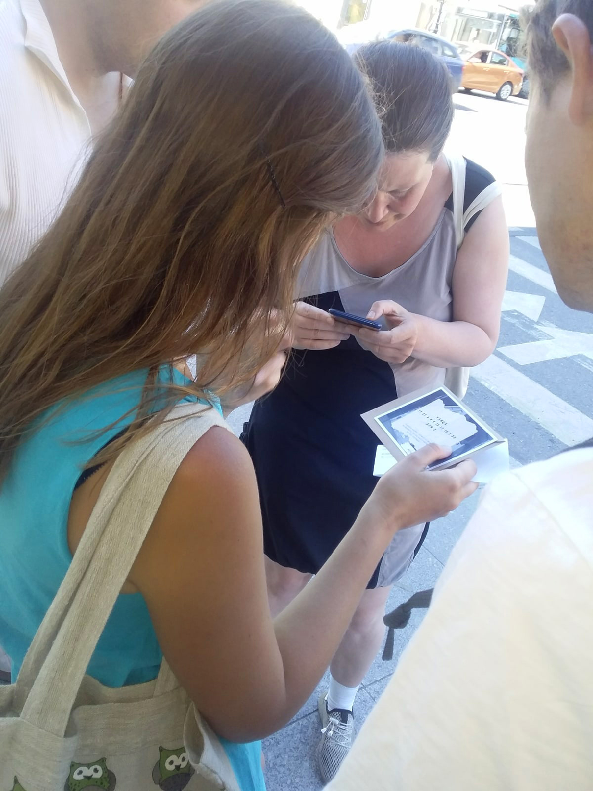 3 июля библиотека им. Б. Лавренева провела уличную квест-экскурсию «История одного преступления». Экскурсанты попытались взглянуть на Петербургскую сторону глазами персонажей Ф. М. Достоевского.