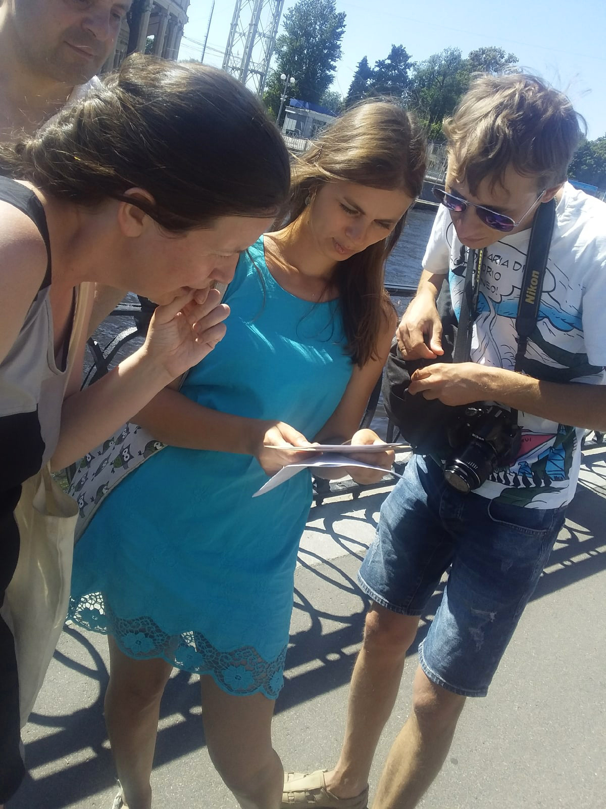 3 июля библиотека им. Б. Лавренева провела уличную квест-экскурсию «История одного преступления». Экскурсанты попытались взглянуть на Петербургскую сторону глазами персонажей Ф. М. Достоевского.